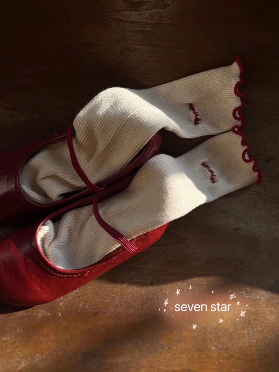 Knee High Socks—White with Red (4 pairs)