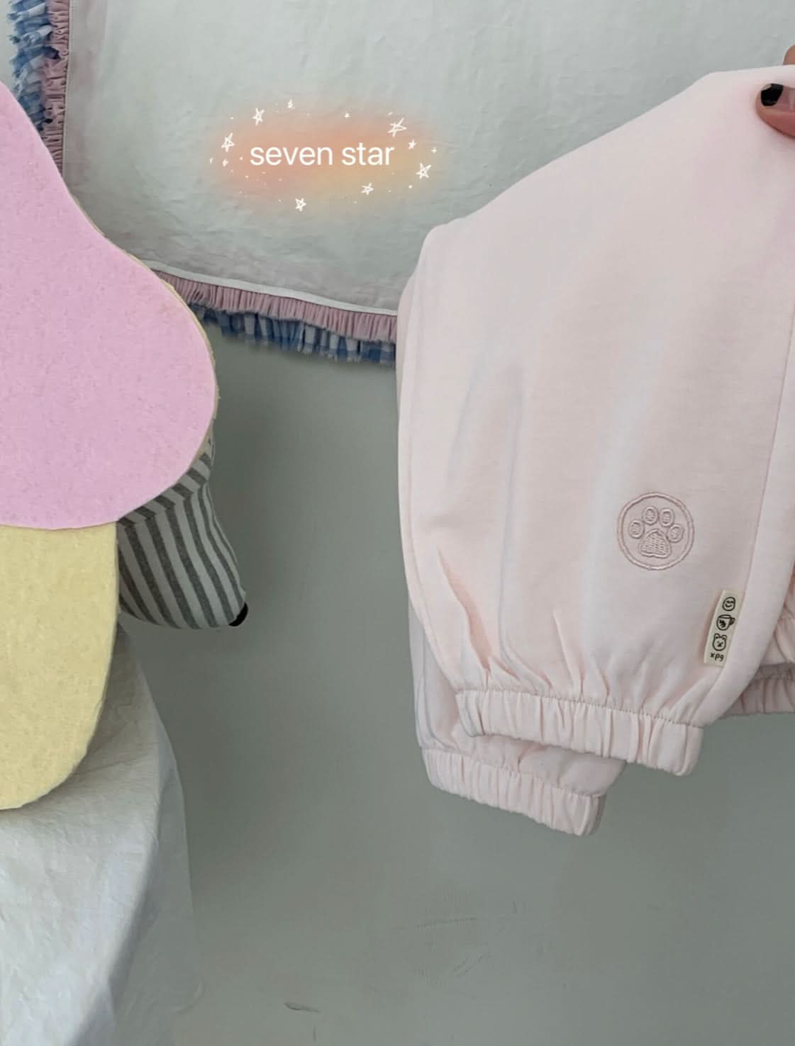 Puppy Paws Embroidery Sweatpants-Pink