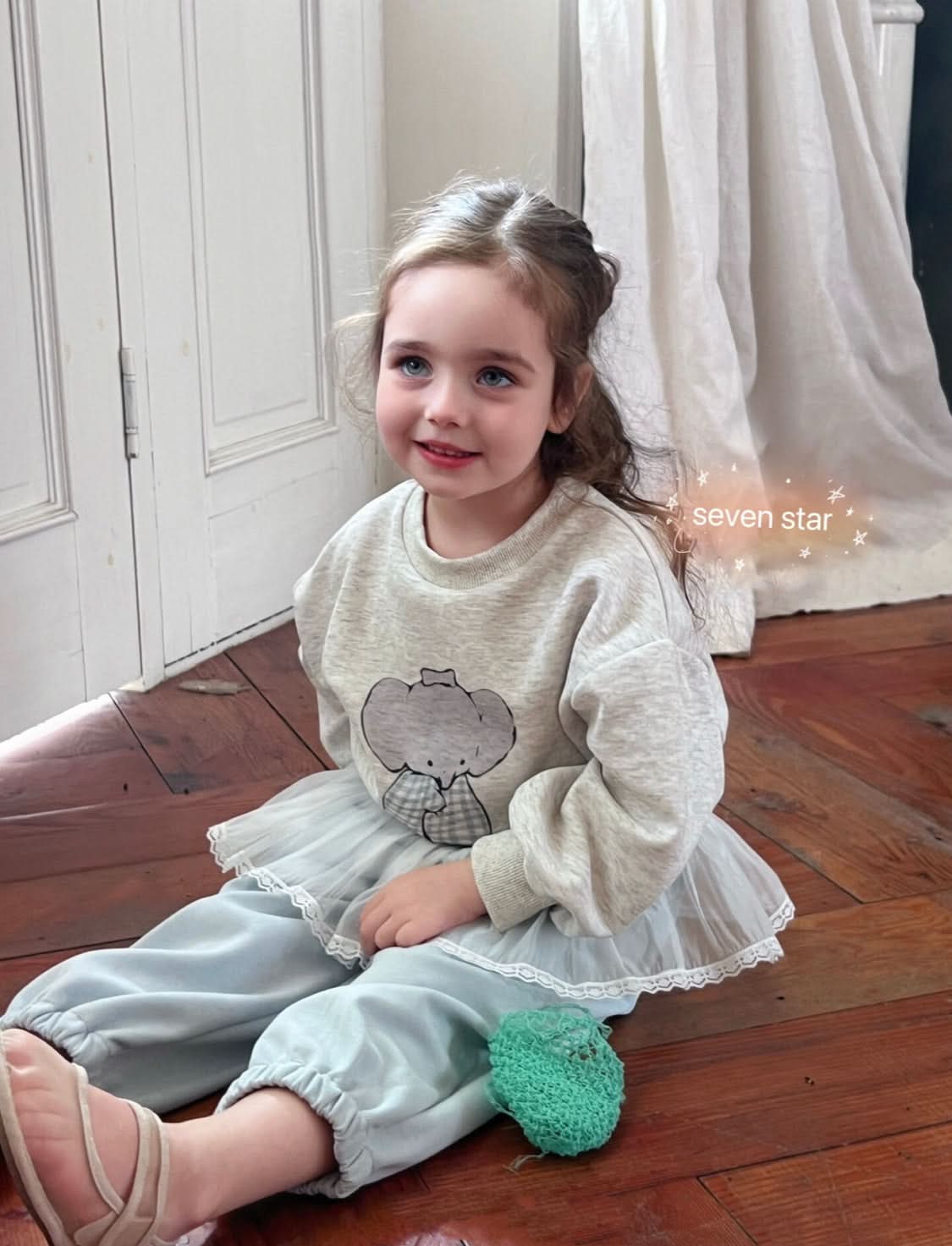 Crew-neck Elephant Cartoon Sweatshirt