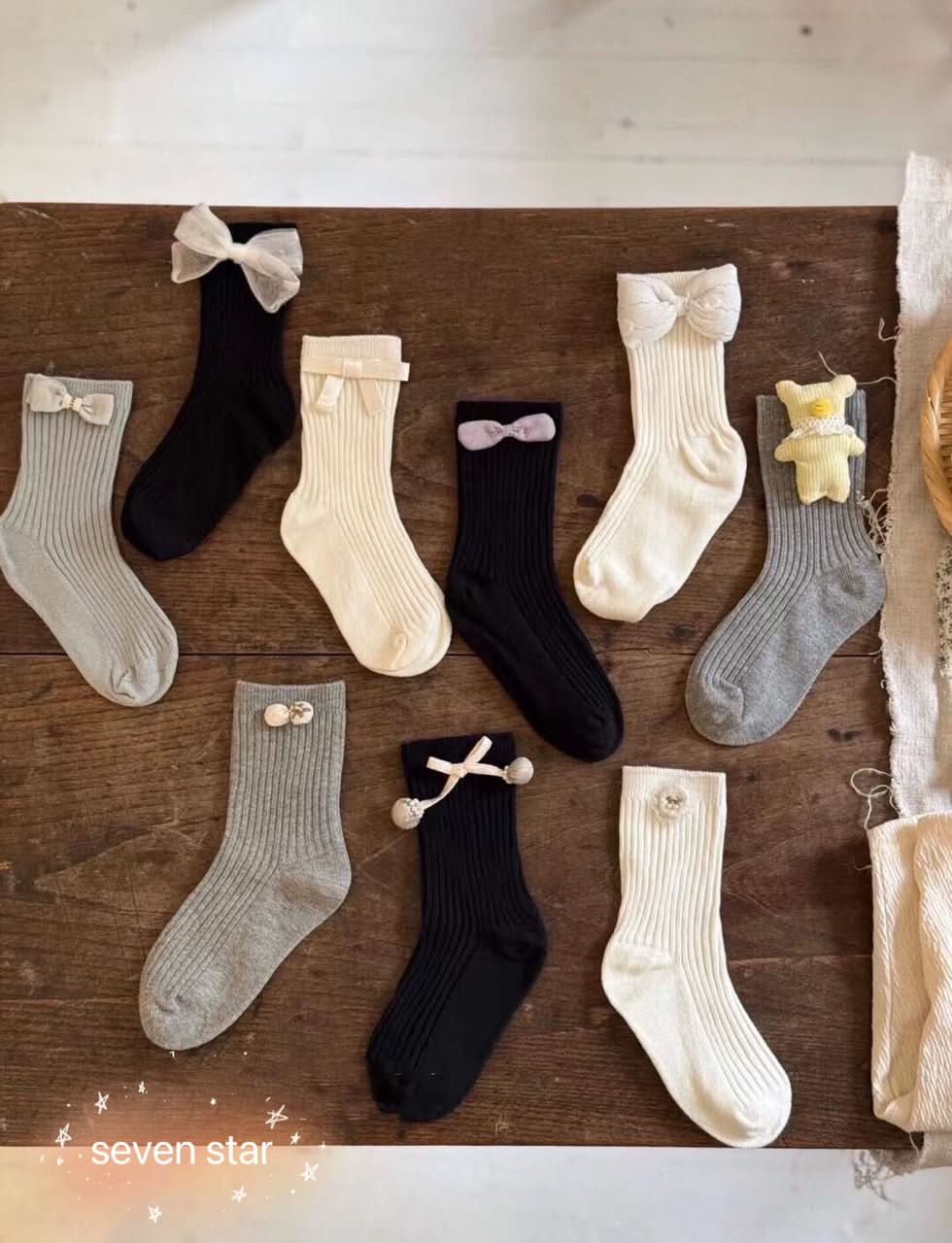 Bow-knot and buttons Crew Socks(3 pairs)