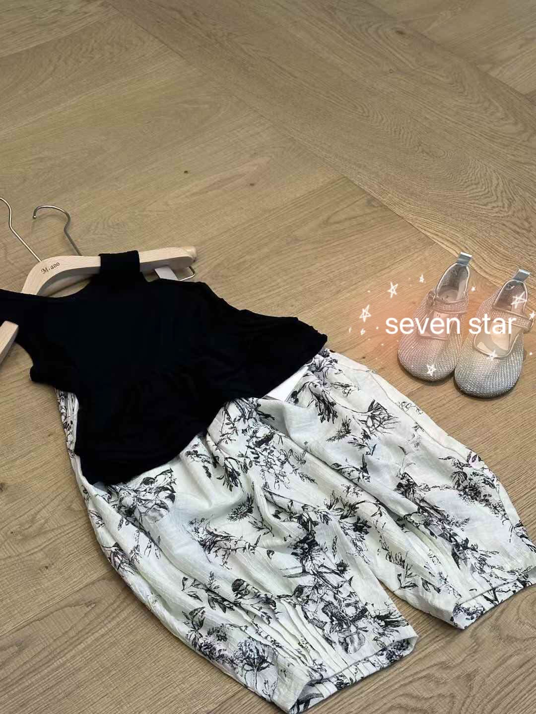 Ink Painting Pleated girl Pants