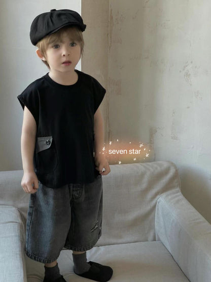 Short Sleeve T-shirt with Pockets